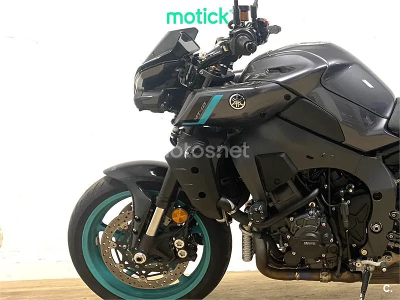 Yamaha MT-10 – Vista 7
