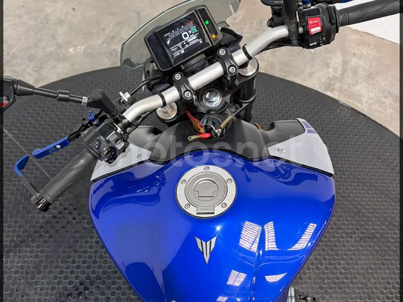 Yamaha MT-09 – Vista 8