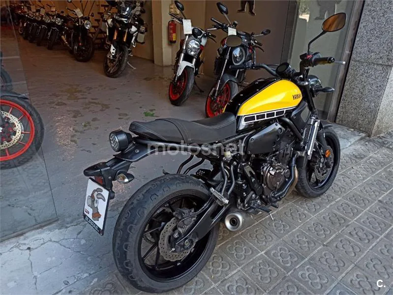 Yamaha XSR 700 – Vista 7