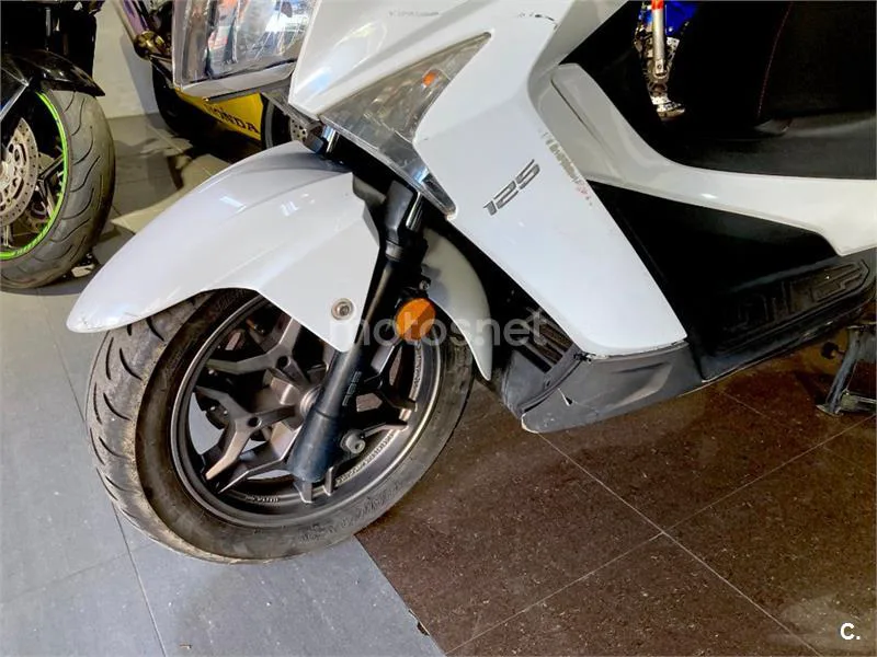 Kymco Grand Dink 125 – Vista 15