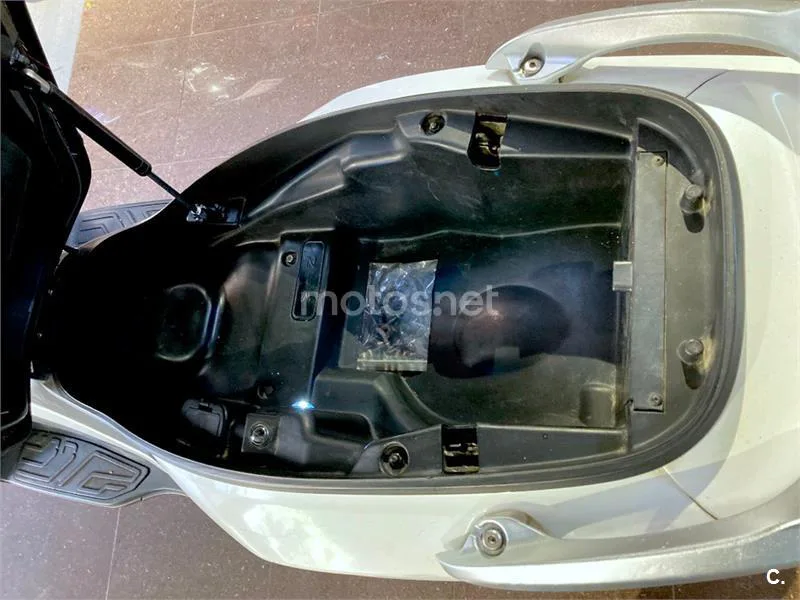 Kymco Grand Dink 125 – Vista 18