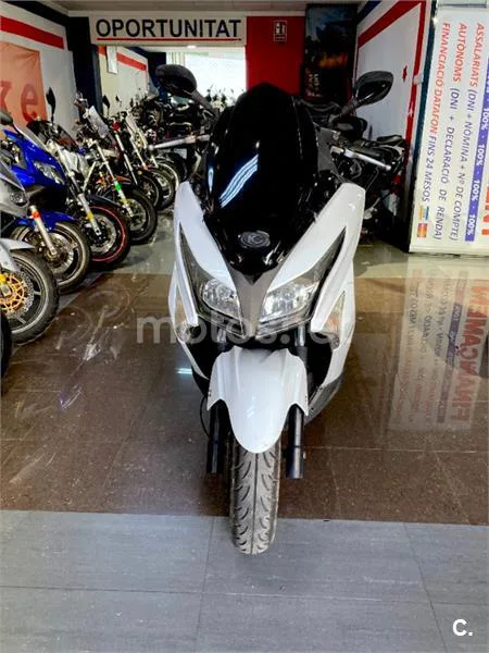 Kymco Grand Dink 125 – Vista 4