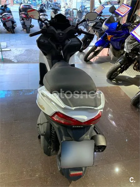 Kymco Grand Dink 125 – Vista 5