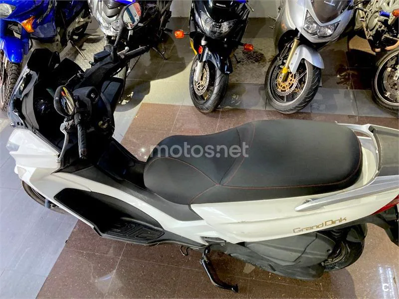 Kymco Grand Dink 125 – Vista 6