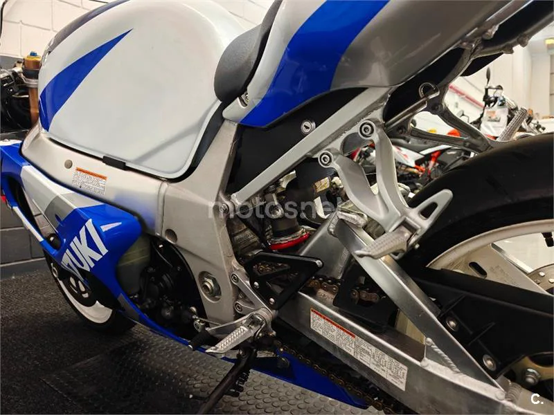 Suzuki GSX-R1000 – Vista 13