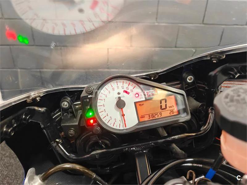 Suzuki GSX-R1000 – Vista 8