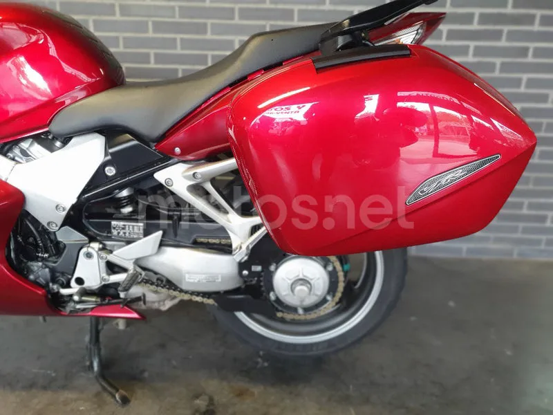 Honda VFR800F - Vista 12