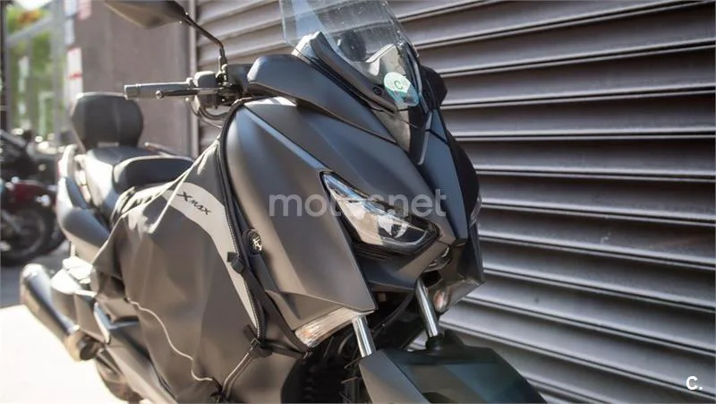 Yamaha XMAX 400 – Vista 12