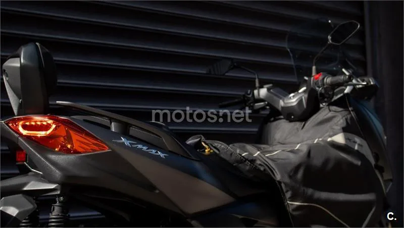 Yamaha XMAX 400 – Vista 14
