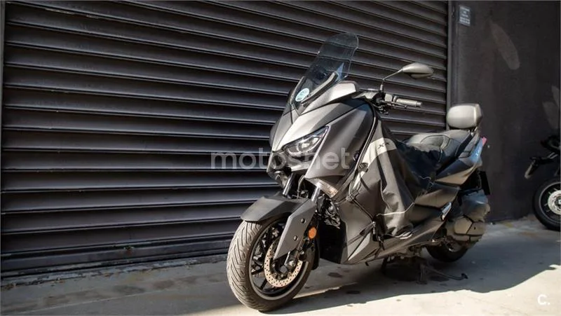 Yamaha XMAX 400 – Vista 3