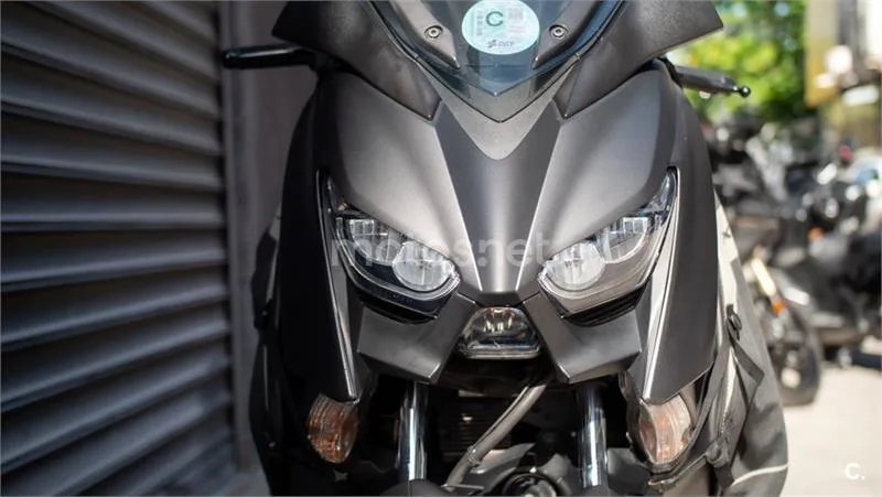 Yamaha XMAX 400 – Vista 7