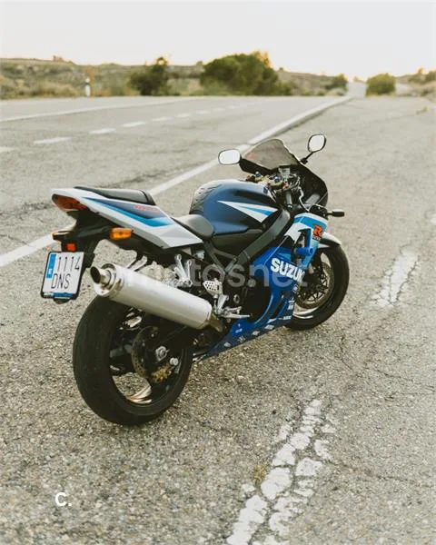 Suzuki GSX-R600 – Vista 11