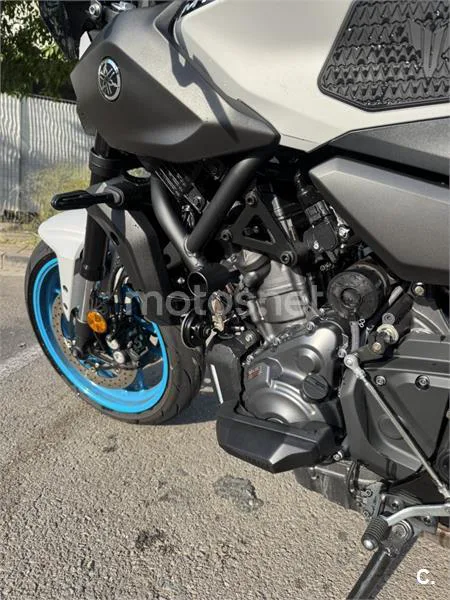 Yamaha MT-07 – Vista 6