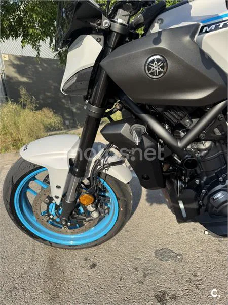Yamaha MT-07 – Vista 7