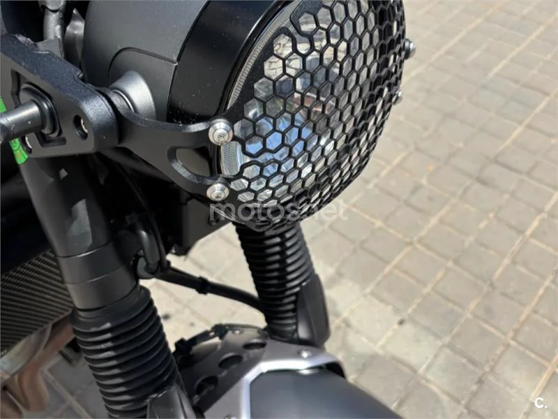 Yamaha XSR 700 – Vista 13