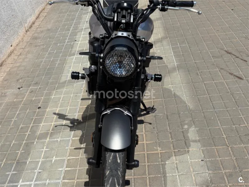 Yamaha XSR 700 – Vista 7