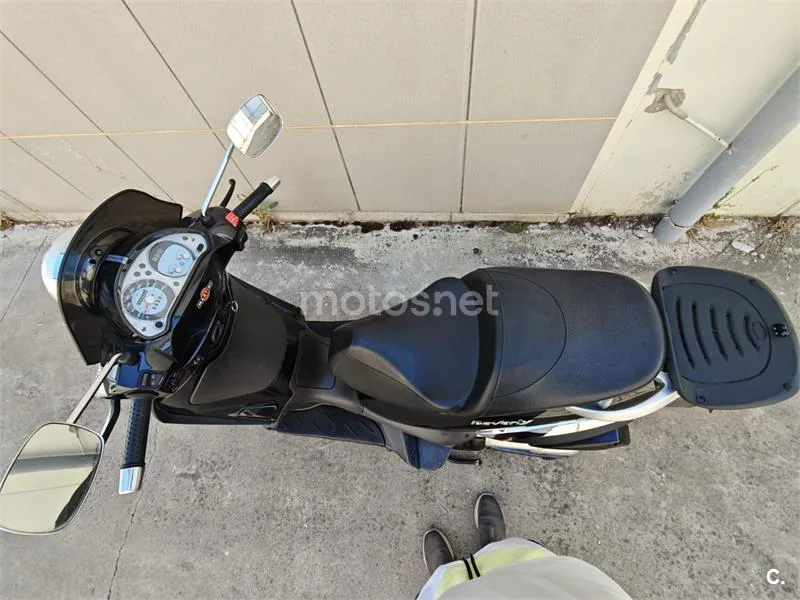 Piaggio Beverly 500 – Vista 6