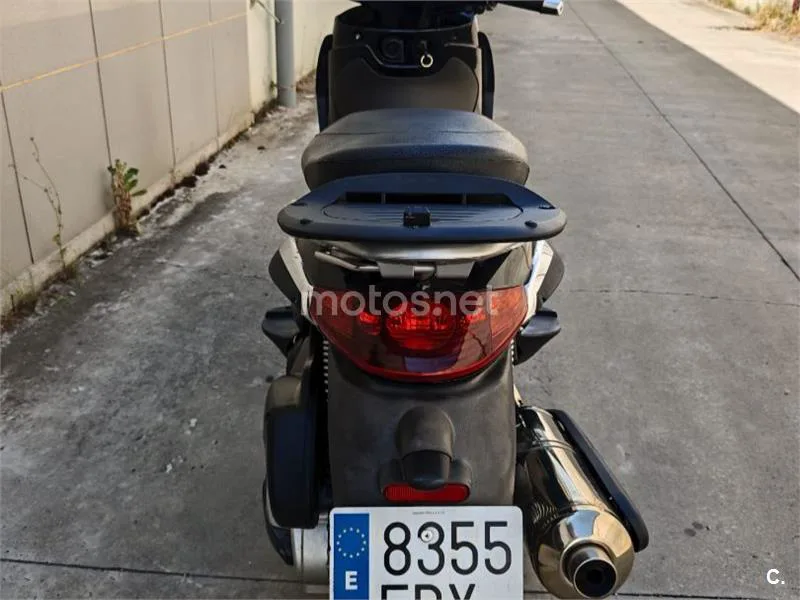 Piaggio Beverly 500 – Vista 7
