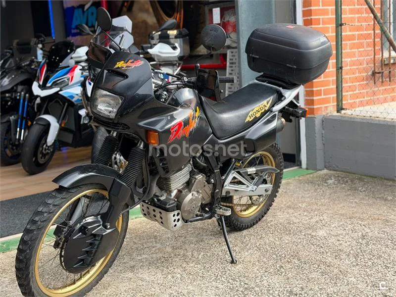 Honda NX650 Dominator - Vista 3