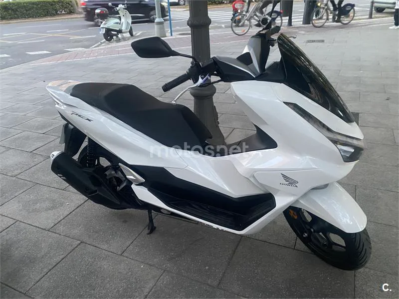 Honda PCX 125 – Vista 4
