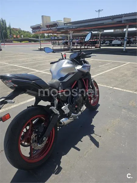Kawasaki Z650 – Vista 4
