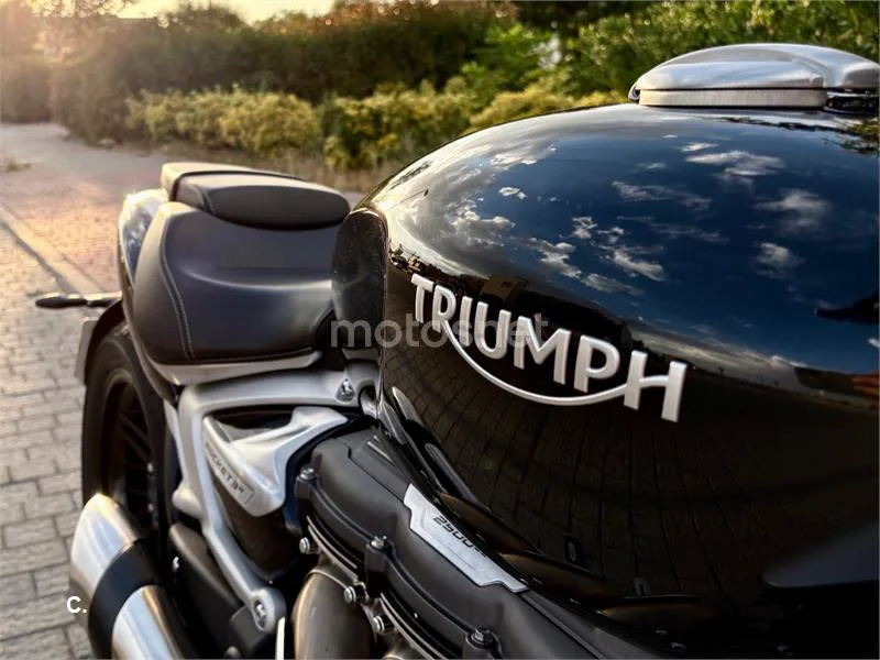 Triumph Rocket 3 - Vista 6