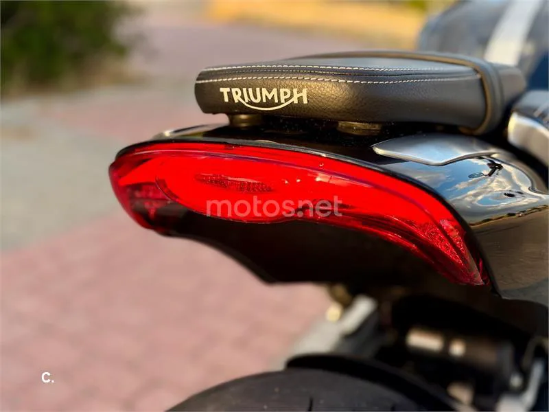 Triumph Rocket 3 - Vista 8