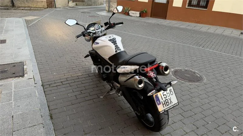 Triumph Street Triple – Vista 3