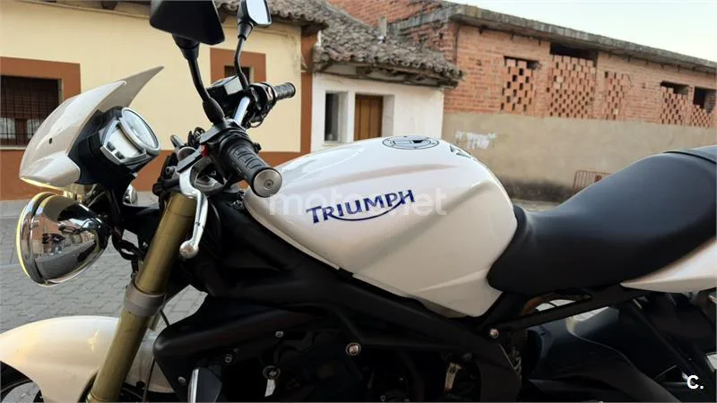Triumph Street Triple – Vista 6
