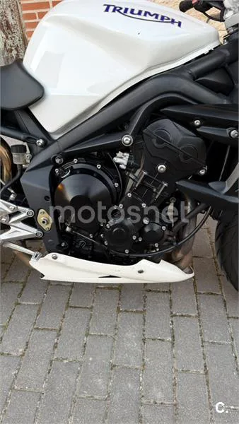Triumph Street Triple – Vista 7