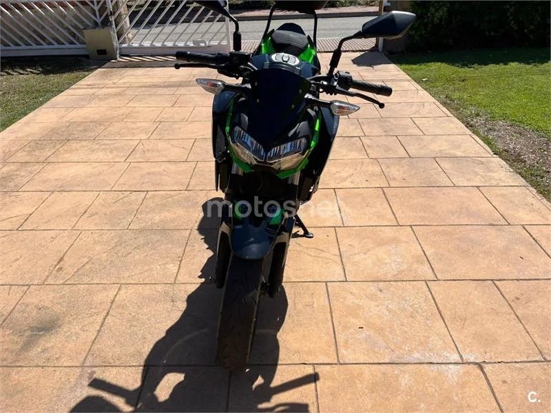 Kawasaki Z400 – Vista 5