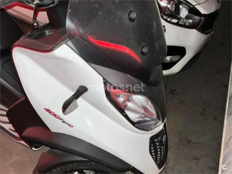 Piaggio MP3 400 – Vista 3