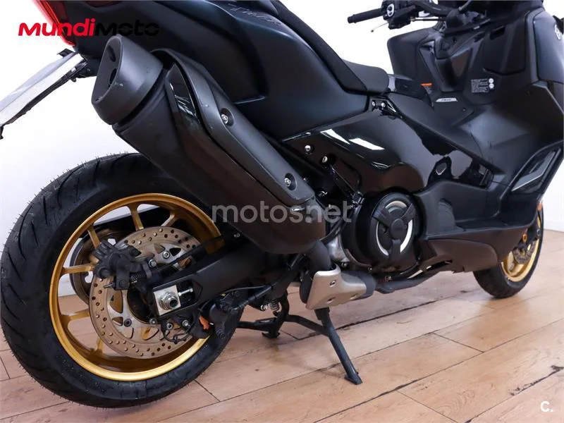 Yamaha TMAX – Vista 4