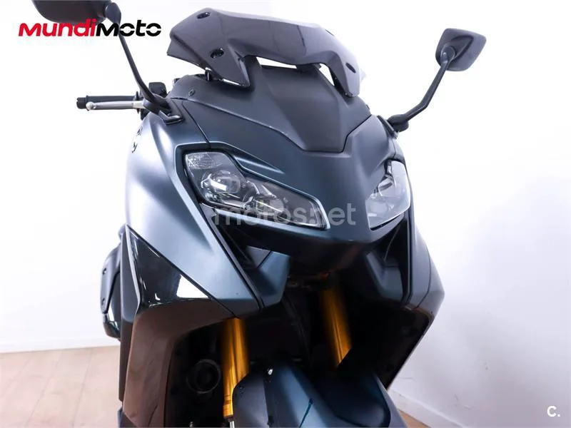Yamaha TMAX – Vista 5