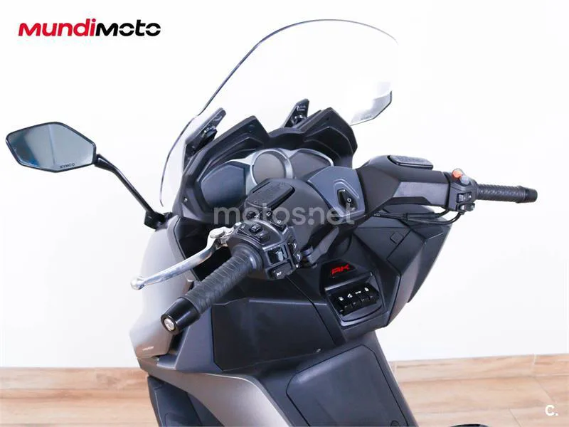 Kymco AK 550 – Vista 11