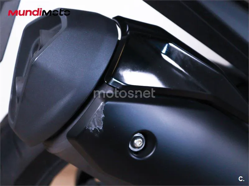 Kymco AK 550 – Vista 13