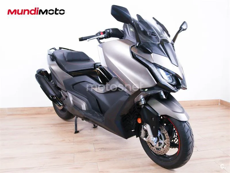 Kymco AK 550 – Vista 3