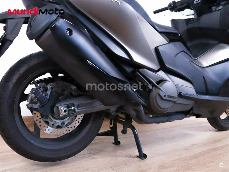 Kymco AK 550 – Vista 4