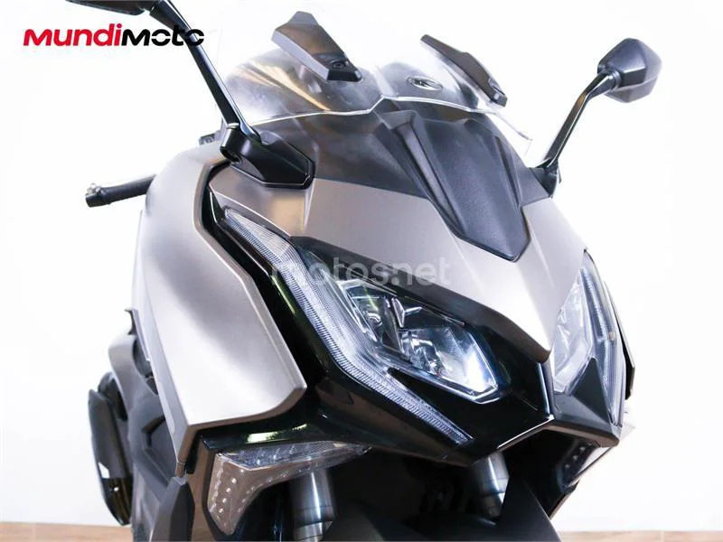 Kymco AK 550 – Vista 5