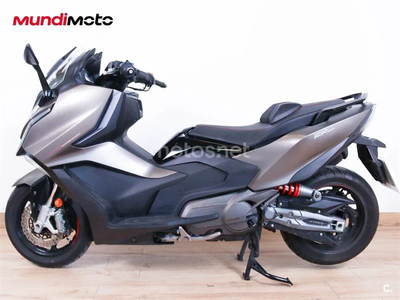Kymco AK 550 – Vista 6