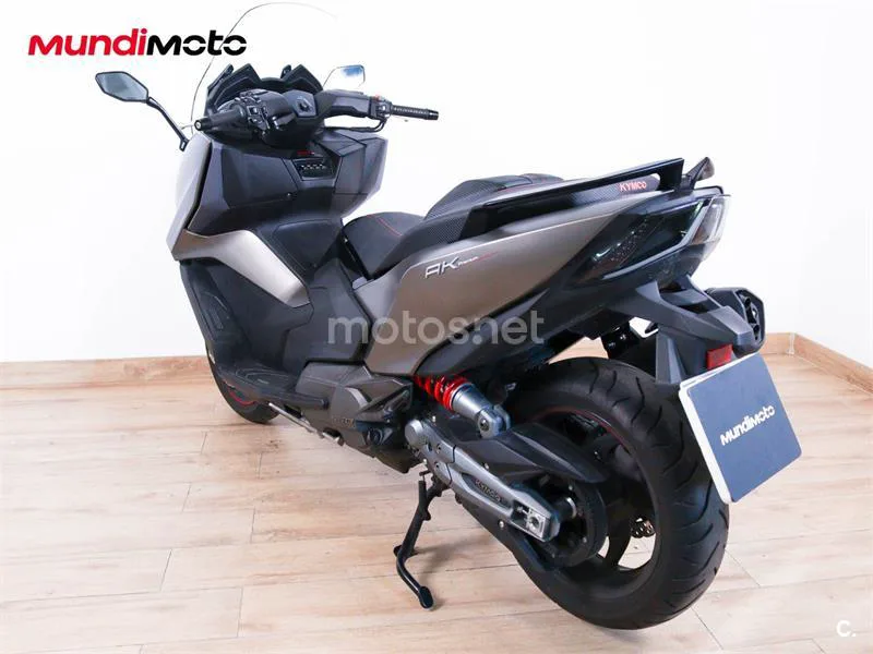 Kymco AK 550 – Vista 7