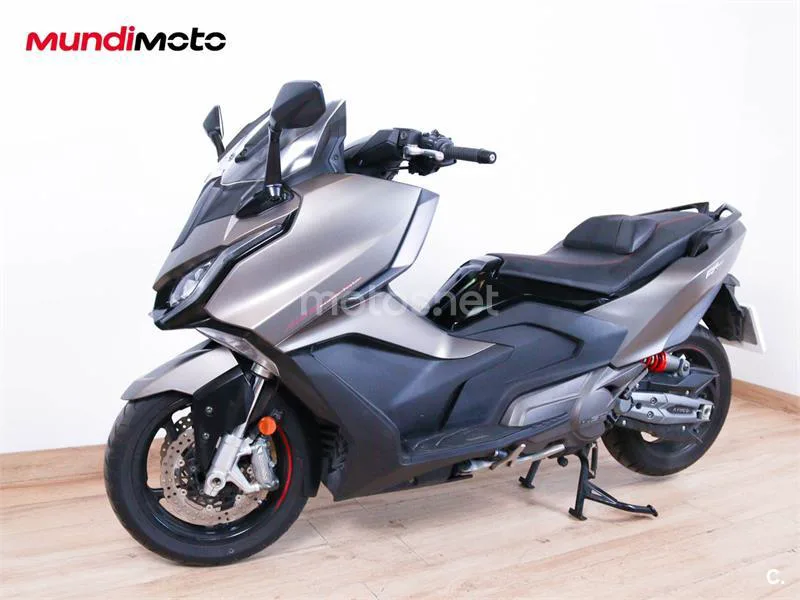 Kymco AK 550 – Vista 8