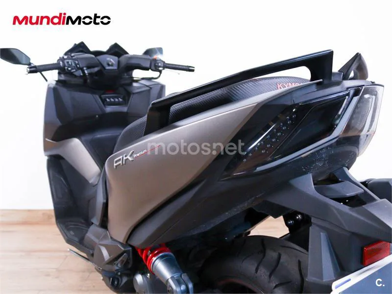 Kymco AK 550 – Vista 9