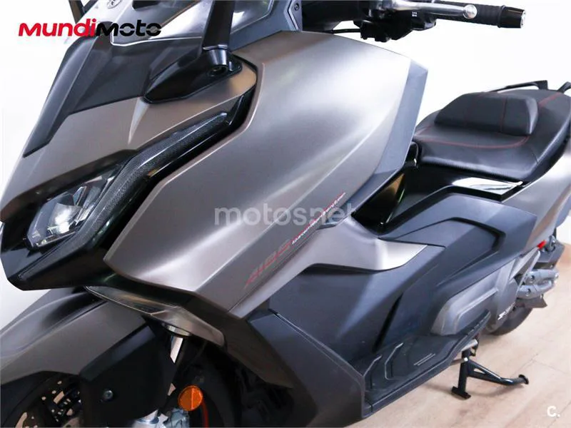 Kymco AK 550 – Vista 10