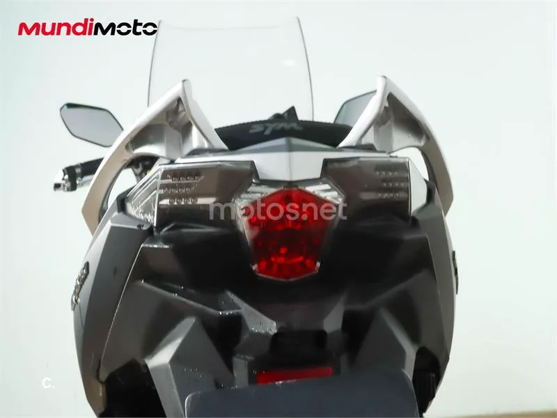 SYM Cruisym – Vista 9
