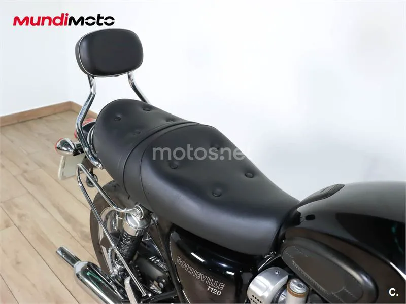 Triumph Bonneville T120 – Vista 21