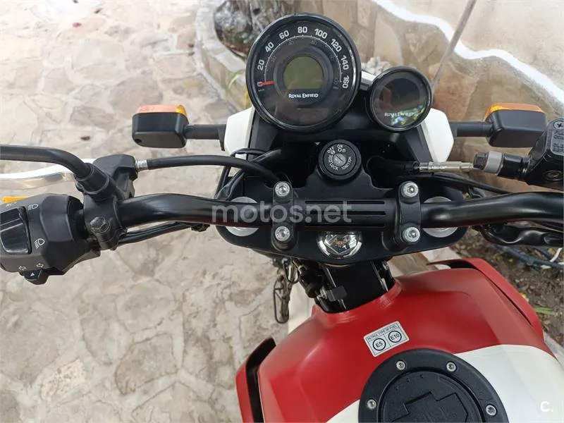 Royal Enfield Scram 411 – Vista 6