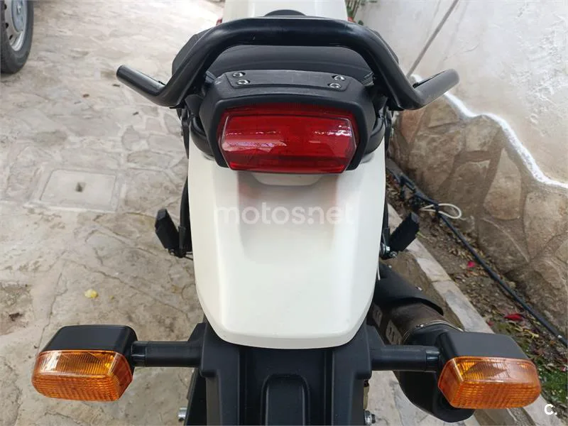 Royal Enfield Scram 411 – Vista 7