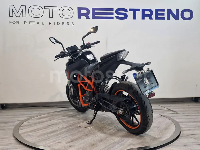 KTM 390 – Vista 3