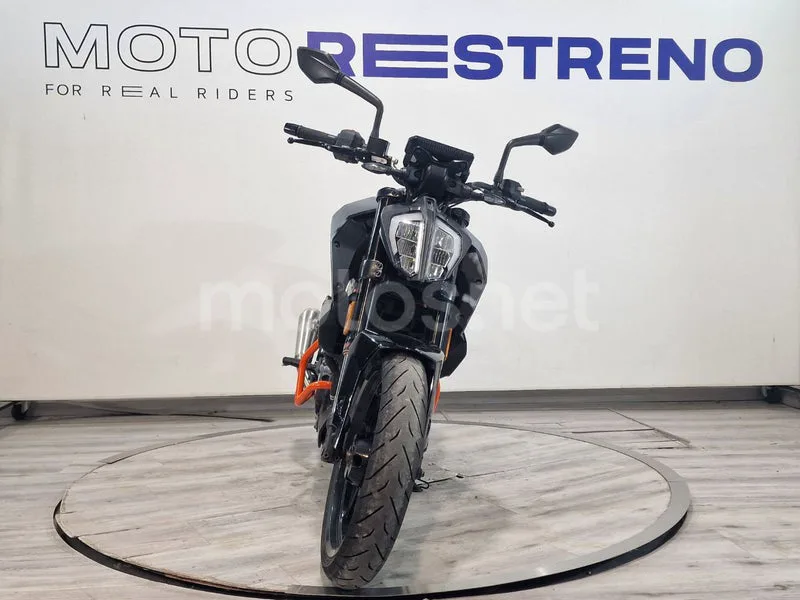 KTM 390 – Vista 4
